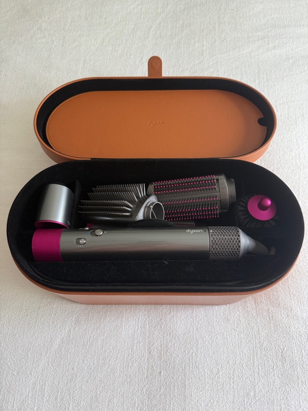 Dyson styling set - Gray body with Magenta accents